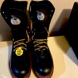 Vibram steel toe boots ( NEVER WORN) great condition !